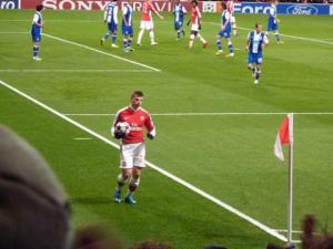Arshavin szöglethez készül